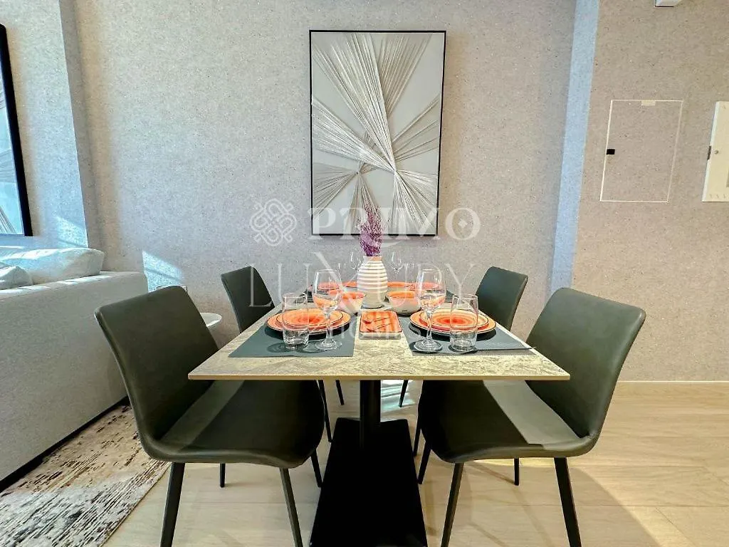 Spacious 2-Bedroom Apartment In Azizi Riviera-Dubai 0*, Dubai